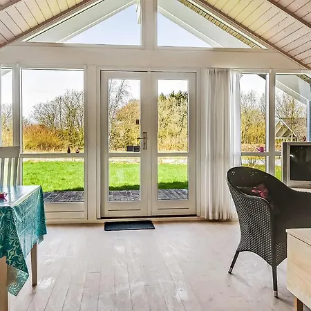 Holiday home Nice In W/ Wifi And 2 Bedrooms Hovborg